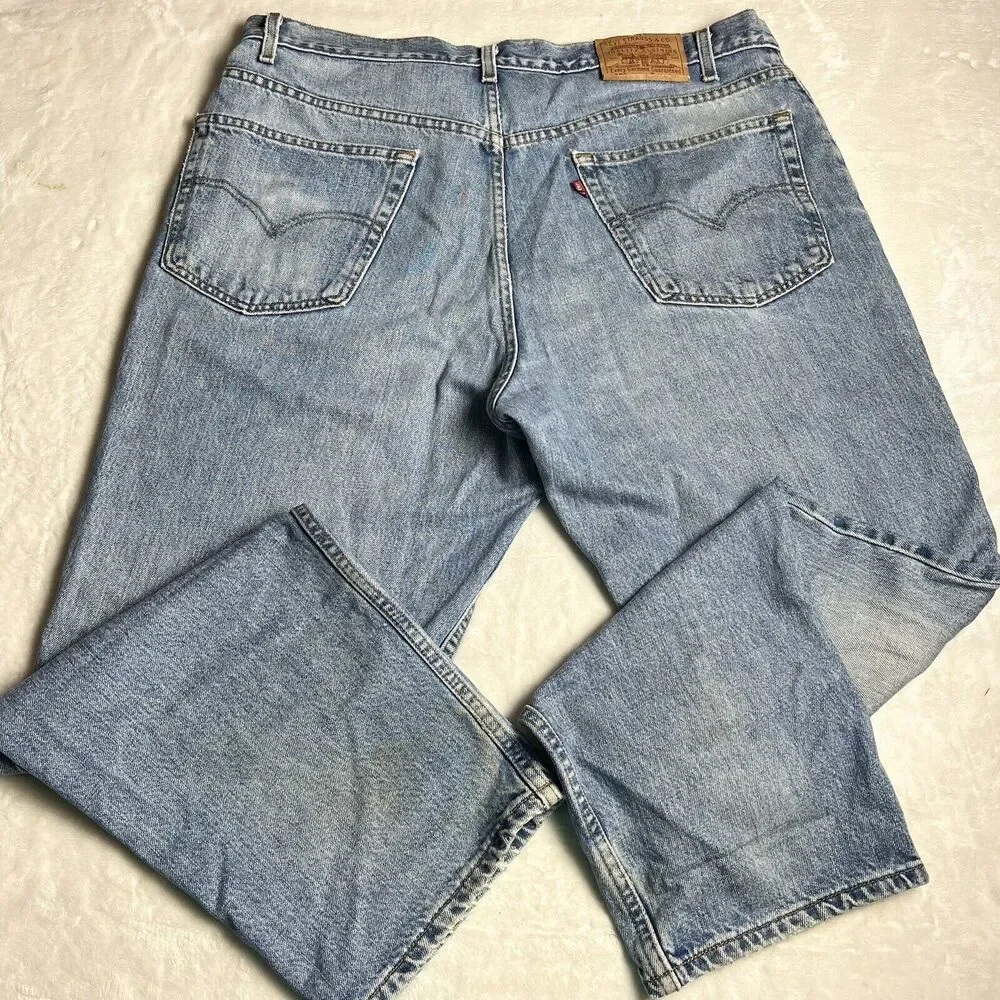 Levi's 550 relaxed fit vintage Faded men's 40×30 blue Jeans Light Wash